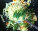 Foto langkah ke 4 dari resep Mie Goreng Sederhana.
