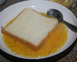 Foto langkah ke 4 dari resep Roti Lapis Panggang Keju Meleleh.
