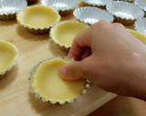 Foto langkah ke 3 dari resep Hong Kong Egg Tart.