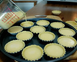 Foto langkah ke 6 dari resep Hong Kong Egg Tart.