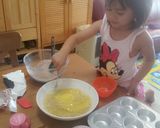 Foto langkah ke 2 dari resep Double Chocolate Banana Muffins.