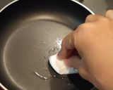 Foto langkah ke 1 dari resep Telor Mata Sapi setengah matang ala Hotel anti gagal.