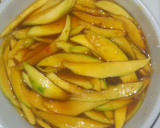 Foto langkah ke 6 dari resep Rujak Mangga Manalagi.
