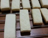 Foto langkah ke 4 dari resep Vanilla Shortbread.