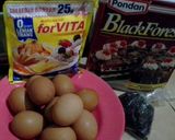 Foto langkah ke 1 dari resep Blackforest with cheese and raisins.