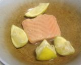 Foto langkah ke 2 dari resep Bubur Salmon Asam Manis (MPASI 7 bulan +).