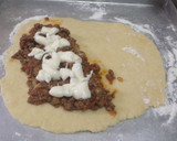 Foto langkah ke 5 dari resep Beef Mayo Pizza Stuffed.