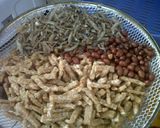 Foto langkah ke 4 dari resep tempe kering teri asam manis.