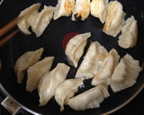Foto langkah ke 8 dari resep Chicken Gyoza.
