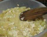 Foto langkah ke 3 dari resep Omelet Kentang .