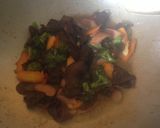 Foto langkah ke 7 dari resep Capcay Goreng Jamur.