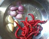 Foto langkah ke 2 dari resep Daun Singkong Tumbuk "kering".