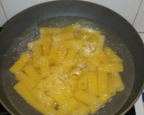 Foto langkah ke 1 dari resep Baked Rigatoni with Triple Cheese and Bolognese Sauce.
