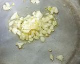 Foto langkah ke 2 dari resep Sup Tomat Macaroni.