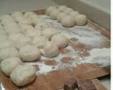 Foto langkah ke 4 dari resep Donat mini.