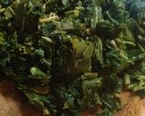Foto langkah ke 3 dari resep Sayur Daun Singkong Pedas Gurih Tempo Dulu.