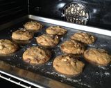Foto langkah ke 4 dari resep Chocolate Chip Cookies - Easy Drop.