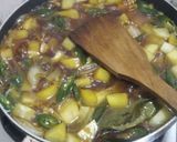 Foto langkah ke 5 dari resep Tumis Kentang Cabe Ijo.