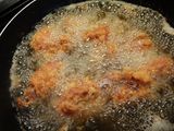 yangnyeom tongdak (ayam goreng saus pedas manis)
