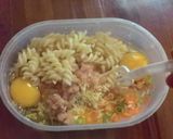Foto langkah ke 3 dari resep Omelet Mas (MAkaroni Sayur).