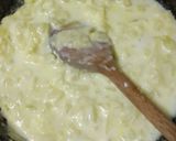 Foto langkah ke 2 dari resep Simple Seafood Chowder.