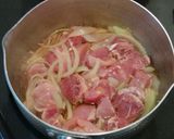 Foto langkah ke 2 dari resep Japanese Oyakodon (Rice bowl chicken and egg).
