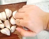 Foto langkah ke 1 dari resep Minyak Bawang Putih Serba Guna.