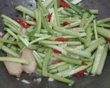 Foto langkah ke 3 dari resep Tumis Sawi Segar.