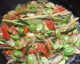Foto langkah ke 4 dari resep Kerang tumis pete.