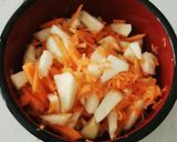 Foto langkah ke 1 dari resep super simple sweet salad.
