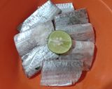 Foto langkah ke 1 dari resep Ikan Layur Santan Gurih.