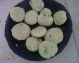 Foto langkah ke 4 dari resep Perkedel kentang celup telur.