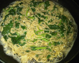 Foto langkah ke 3 dari resep Dadar Mie Bayam.