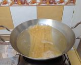 Foto langkah ke 1 dari resep Spaghetti Goreng Praktis ala nyokap.