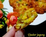 Foto langkah ke 7 dari resep Bakwan / Dadar jagungku buat orang ngiler.