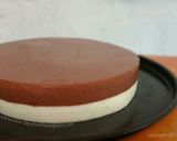 Foto langkah ke 7 dari resep "Puding Cokelat Lapis Busa".