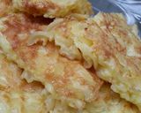 Foto langkah ke 4 dari resep Dadar Vegeroni (Vegeroni Omelette).