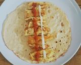 Foto langkah ke 3 dari resep Egg Wrap ekspres.