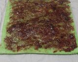 Foto langkah ke 3 dari resep Bolu Gulung Pandan Strawberry.