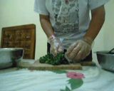 Foto langkah ke 2 dari resep Daun Singkong Sambal Sereh.