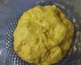 Foto langkah ke 4 dari resep Donat Labu Kuning (pumkin donut).