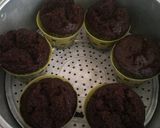 Foto langkah ke 7 dari resep Bolu Kukus Coklat Simple dan Merekah.