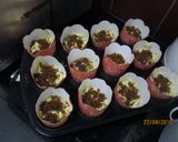 Foto langkah ke 6 dari resep Cupcake Apel Tabur Kayu Manis Gula Palem.