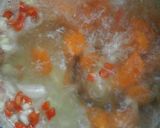 Foto langkah ke 1 dari resep Sayur Bening Katuk Wortel.