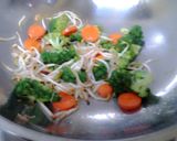 Foto langkah ke 2 dari resep Black fungus sweet Brokoli saus tiram.