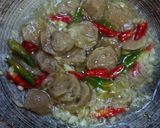 Foto langkah ke 2 dari resep Tumis Kol & Bakso Dadakan.