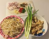 Foto langkah ke 1 dari resep Tumis Tauge Tahu extra Pedasss.