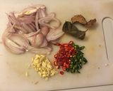 Foto langkah ke 2 dari resep Tumis Tauge Tahu extra Pedasss.