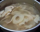 Foto langkah ke 3 dari resep Sup Ayam Rebung.