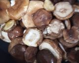 Foto del paso 4 de la receta Garbanzos con Shiitake en Salsa de Tomate y Zanahoria